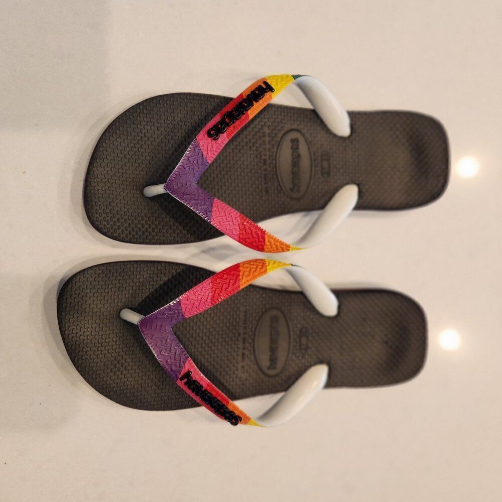Havianas womens flip flops. Size 37/38